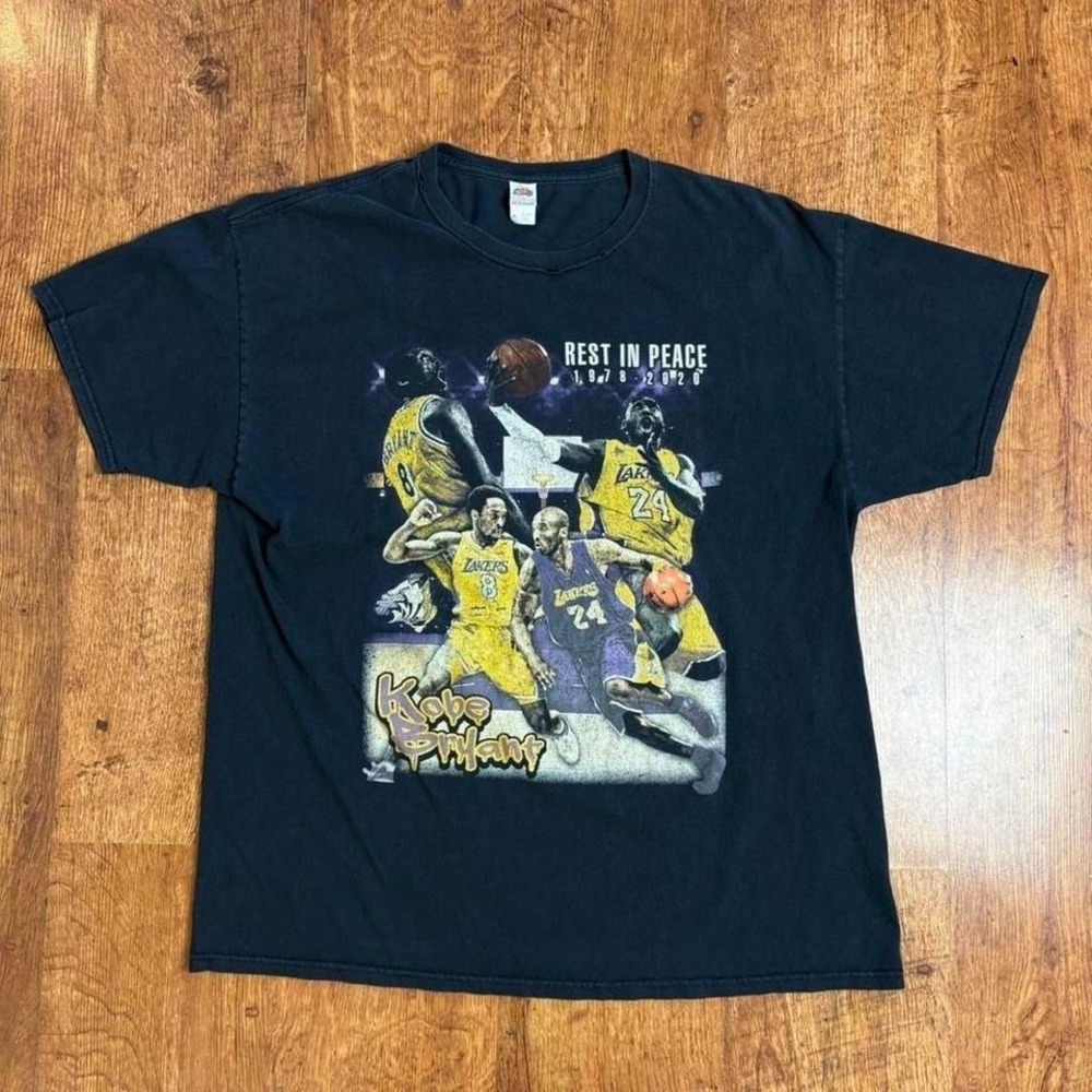 Kobe Bryant faded black/Navy cracked graphic t‎ shirt